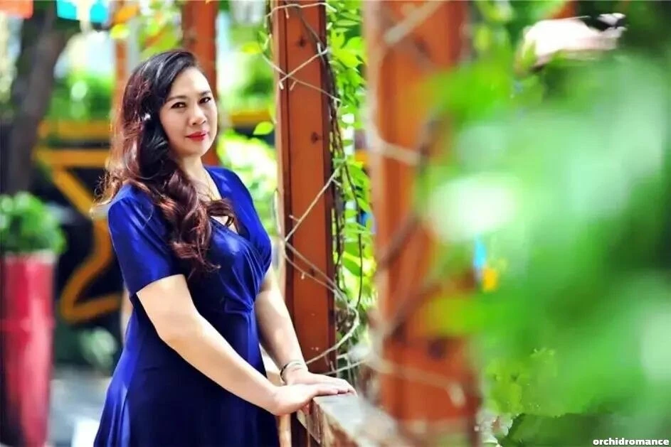 Emma Profile image 3