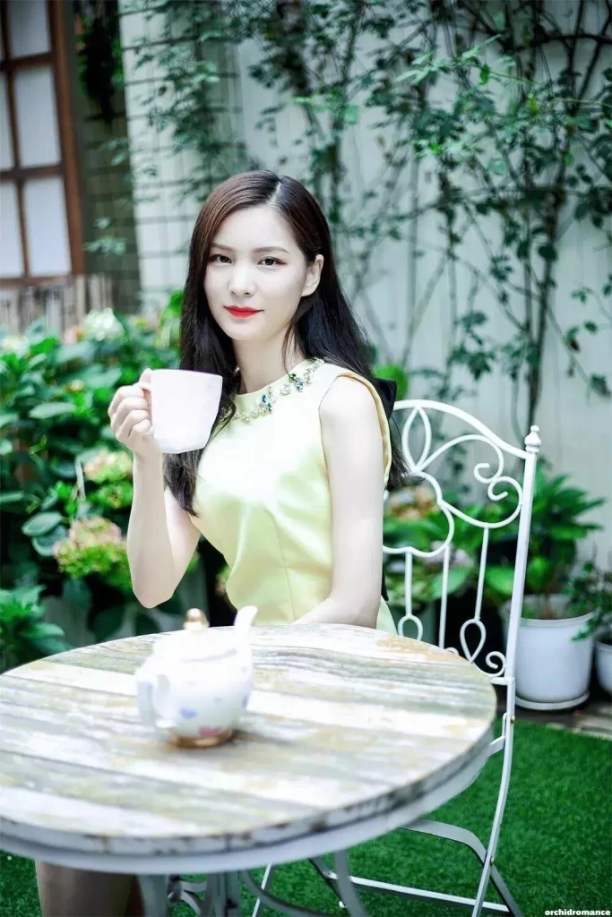 Qinyin Profile image 2