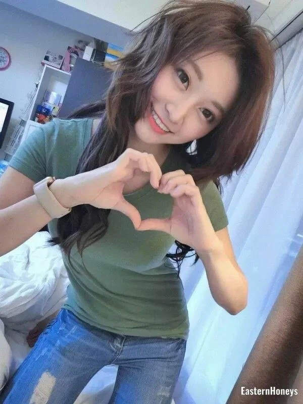 Yingrong Profile image 1