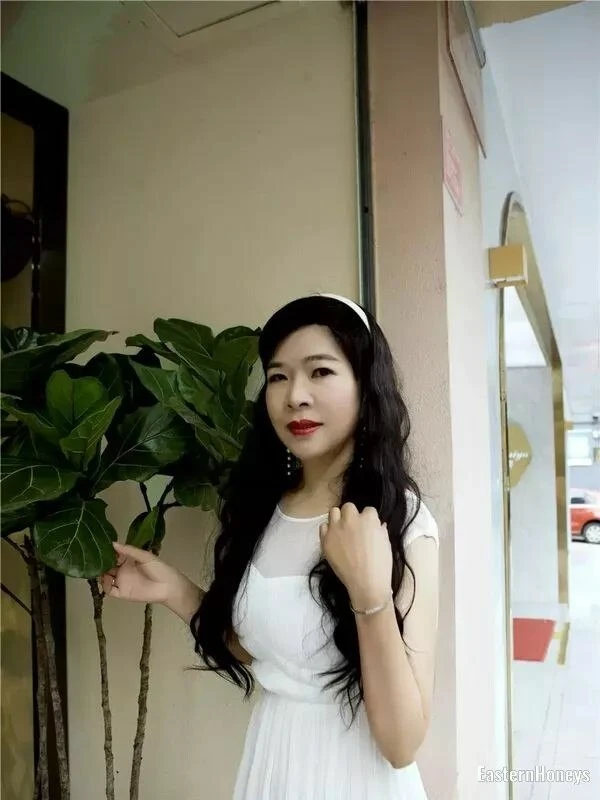 Yuhong Liang Profile image 3