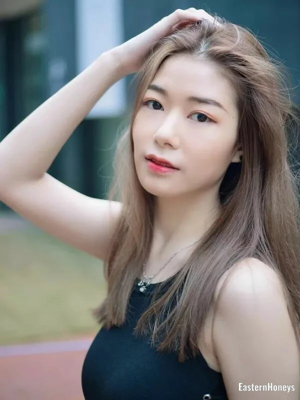 Rose Profile image 2