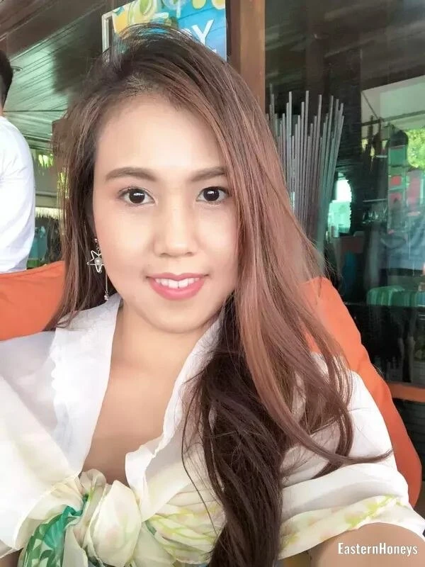 Kamonthip Profile image 1