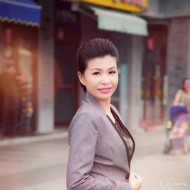 Yuxuan Li Profile image 1