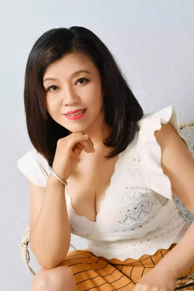 Louise Chen Profile image 4