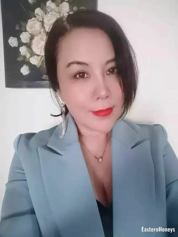 Yunyan Profile image 1