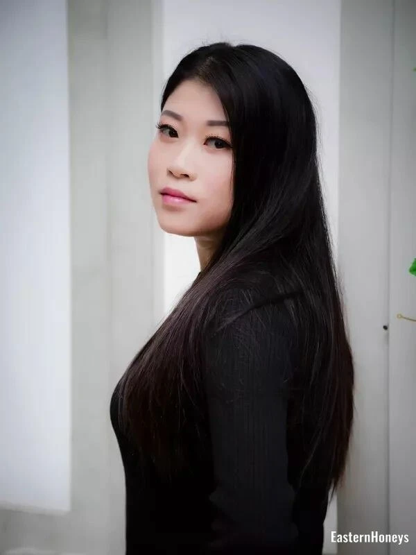 Tina Profile image 2