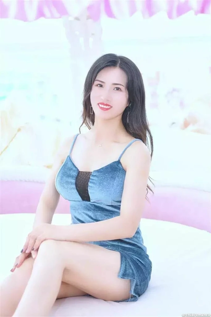 Huanjun Profile image 2